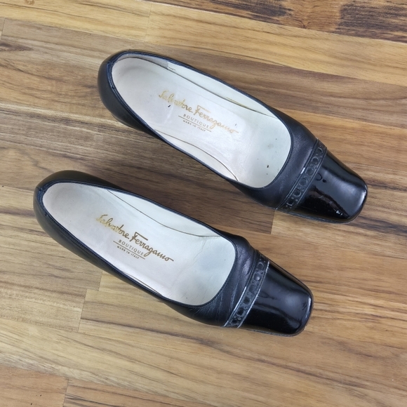 Salvatore Ferragamo 'Marisa' Boutique Black Leather Pumps - Size 5.5 - Picture 9 of 15